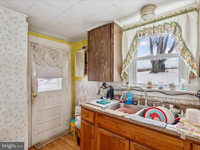 105 S HOUCKSVILLE RD, Hampstead, MD 21074