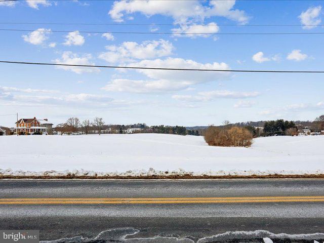 105 S HOUCKSVILLE RD, Hampstead, MD 21074