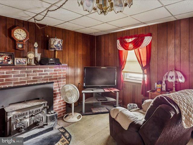 105 S HOUCKSVILLE RD, Hampstead, MD 21074