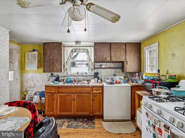 105 S HOUCKSVILLE RD, Hampstead, MD 21074