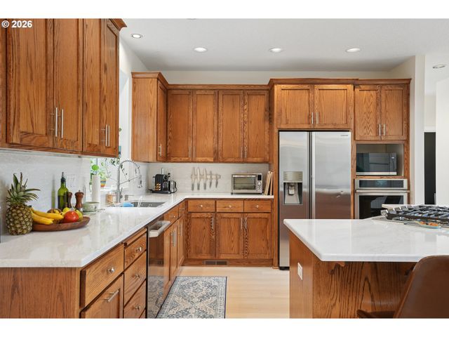 4849 Se ANDEREGG Loop, Portland, OR 97236