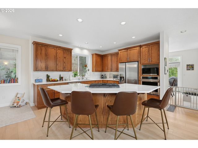4849 Se ANDEREGG Loop, Portland, OR 97236