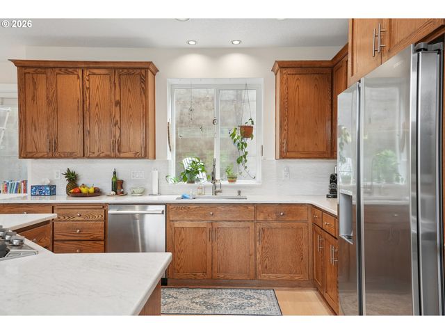 4849 Se ANDEREGG Loop, Portland, OR 97236