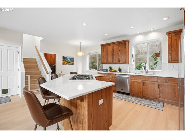 4849 Se ANDEREGG Loop, Portland, OR 97236