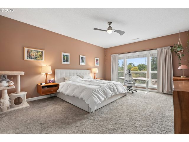 4849 Se ANDEREGG Loop, Portland, OR 97236