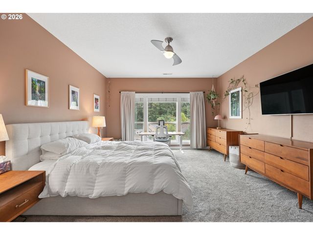 4849 Se ANDEREGG Loop, Portland, OR 97236
