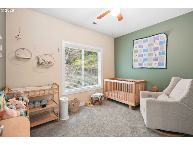 4849 Se ANDEREGG Loop, Portland, OR 97236