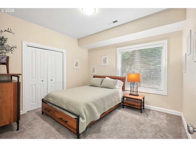 4849 Se ANDEREGG Loop, Portland, OR 97236