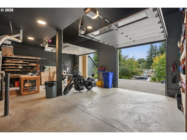 4849 Se ANDEREGG Loop, Portland, OR 97236