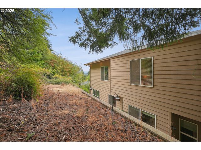 4849 Se ANDEREGG Loop, Portland, OR 97236