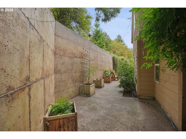 4849 Se ANDEREGG Loop, Portland, OR 97236