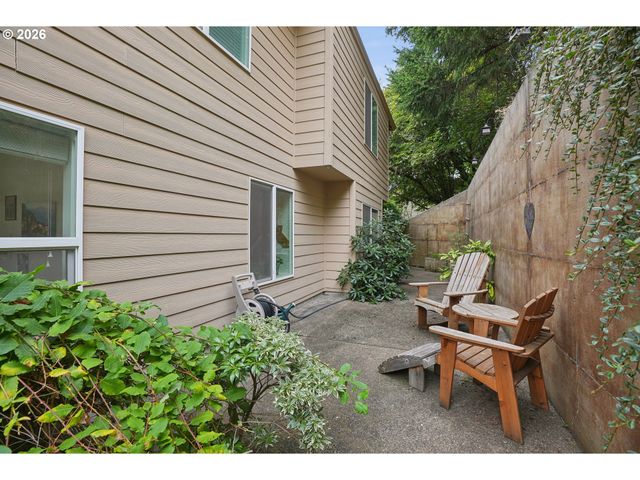 4849 Se ANDEREGG Loop, Portland, OR 97236