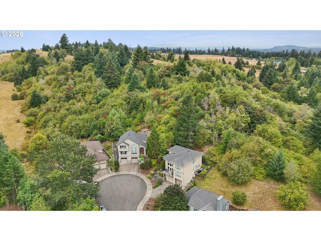 4849 Se ANDEREGG Loop, Portland, OR 97236