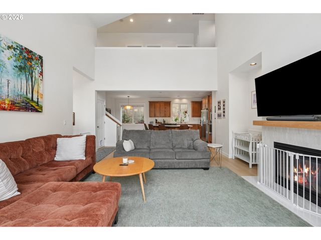 4849 Se ANDEREGG Loop, Portland, OR 97236