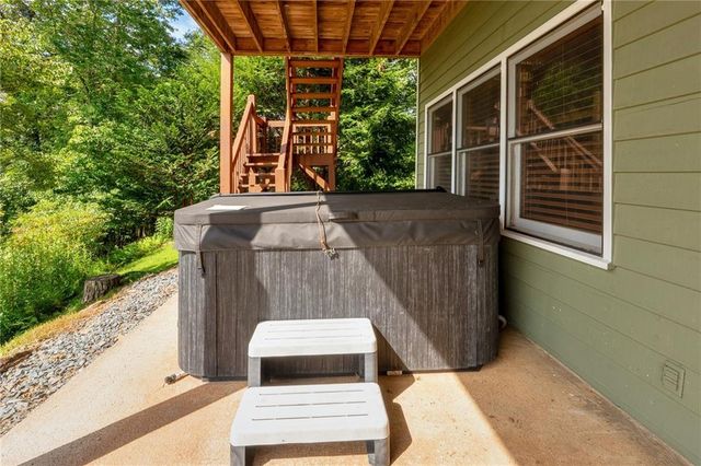 281 Rocky Ridge Drive, Blue Ridge, GA 30513