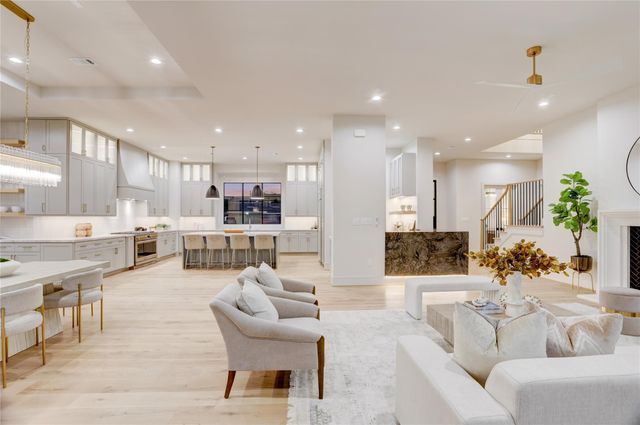 8935 Pado Street, Houston, TX 77055