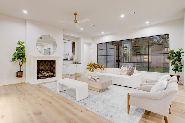 8935 Pado Street, Houston, TX 77055