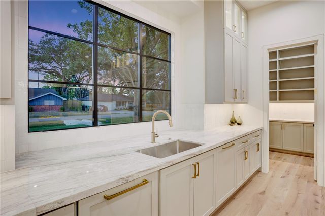 8935 Pado Street, Houston, TX 77055