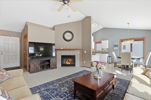 1355 Gray Hawk Way, Sun Prairie, WI 53590