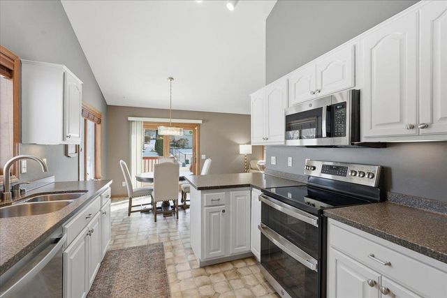 1355 Gray Hawk Way, Sun Prairie, WI 53590