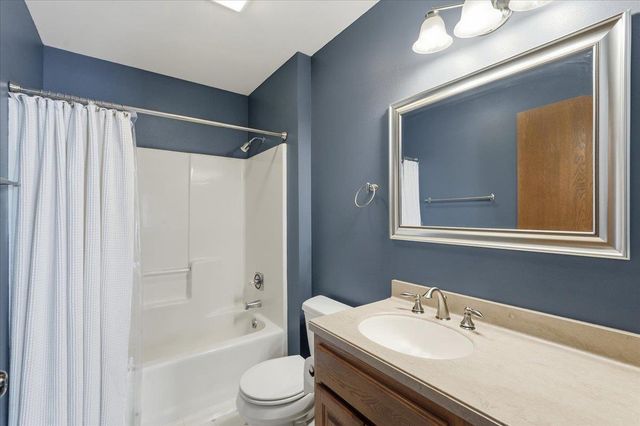 1355 Gray Hawk Way, Sun Prairie, WI 53590