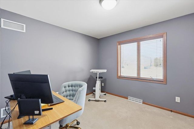 1355 Gray Hawk Way, Sun Prairie, WI 53590