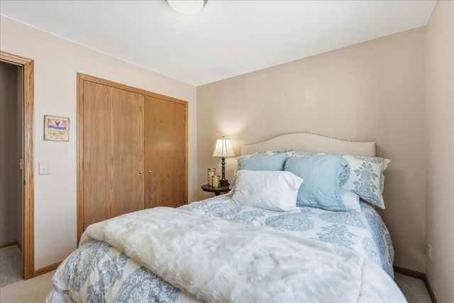 1355 Gray Hawk Way, Sun Prairie, WI 53590