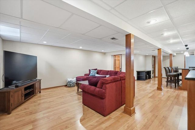 1355 Gray Hawk Way, Sun Prairie, WI 53590