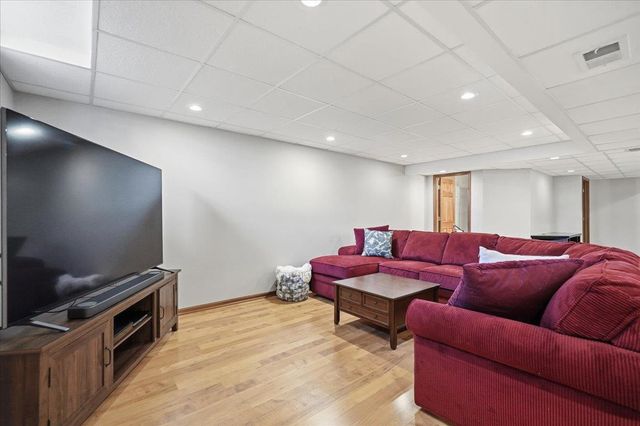 1355 Gray Hawk Way, Sun Prairie, WI 53590