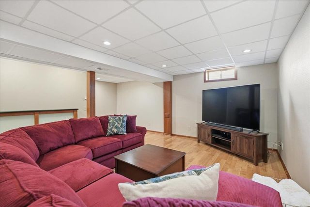 1355 Gray Hawk Way, Sun Prairie, WI 53590