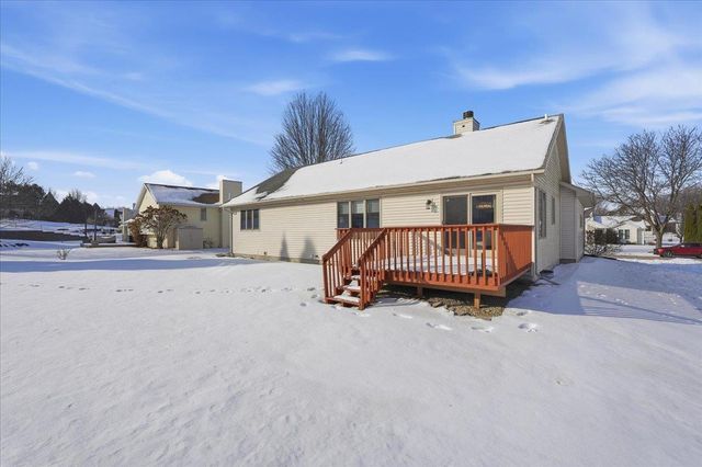 1355 Gray Hawk Way, Sun Prairie, WI 53590