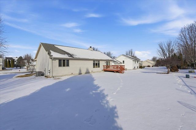 1355 Gray Hawk Way, Sun Prairie, WI 53590