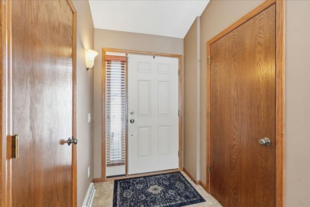 1355 Gray Hawk Way, Sun Prairie, WI 53590