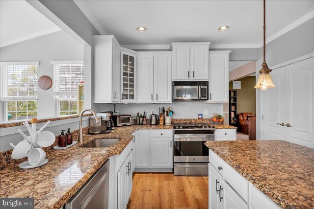 4 JAMES CT, Swedesboro, NJ 08085