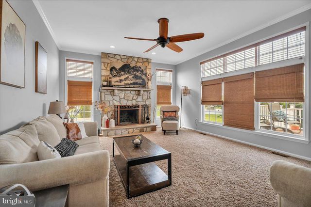 4 JAMES CT, Swedesboro, NJ 08085