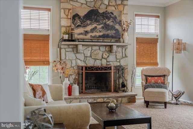 4 JAMES CT, Swedesboro, NJ 08085