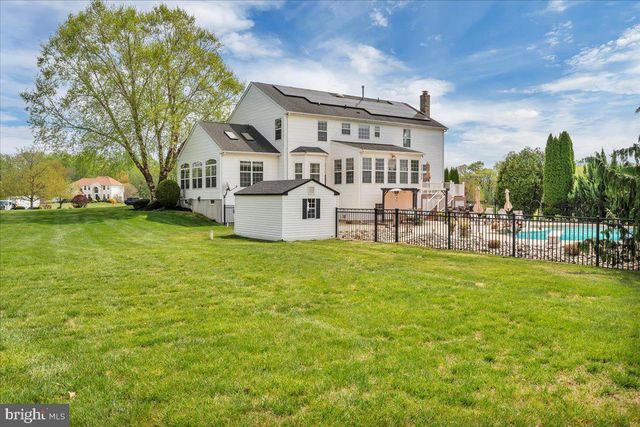 4 JAMES CT, Swedesboro, NJ 08085