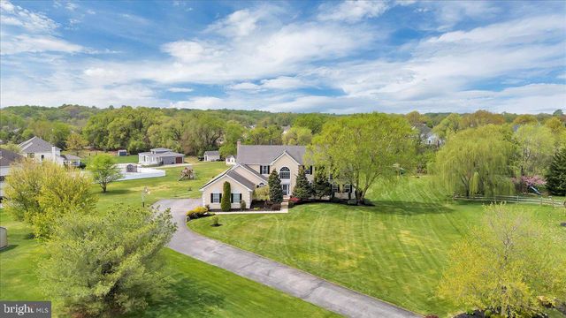 4 JAMES CT, Swedesboro, NJ 08085