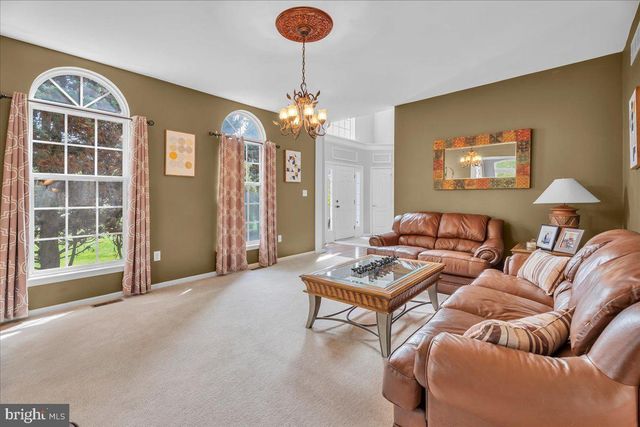 4 JAMES CT, Swedesboro, NJ 08085
