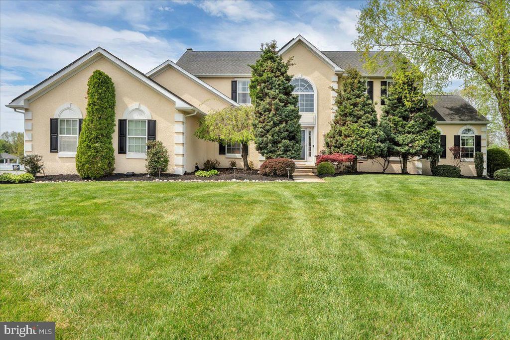 4 JAMES CT, Swedesboro, NJ 08085
