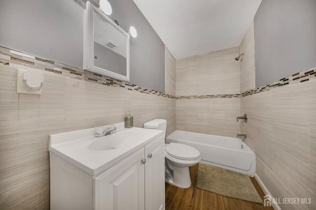 421-423 Magie Avenue, Elizabeth, NJ 07208
