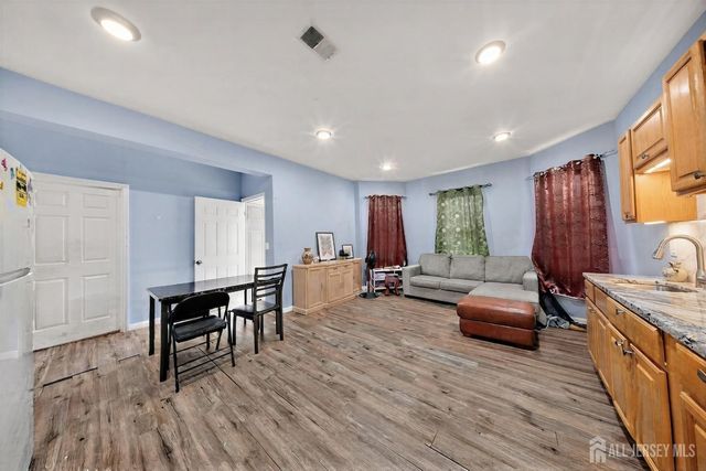 421-423 Magie Avenue, Elizabeth, NJ 07208