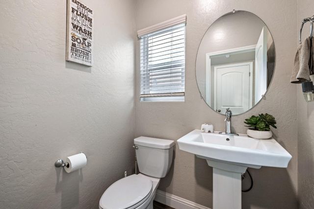 6157 E Garland Avenue, Fresno, CA 93727