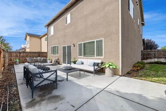 6157 E Garland Avenue, Fresno, CA 93727