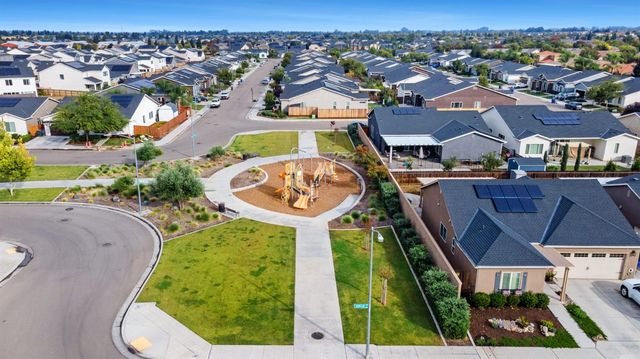 6157 E Garland Avenue, Fresno, CA 93727