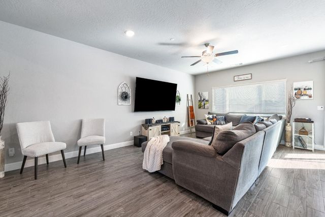 6157 E Garland Avenue, Fresno, CA 93727