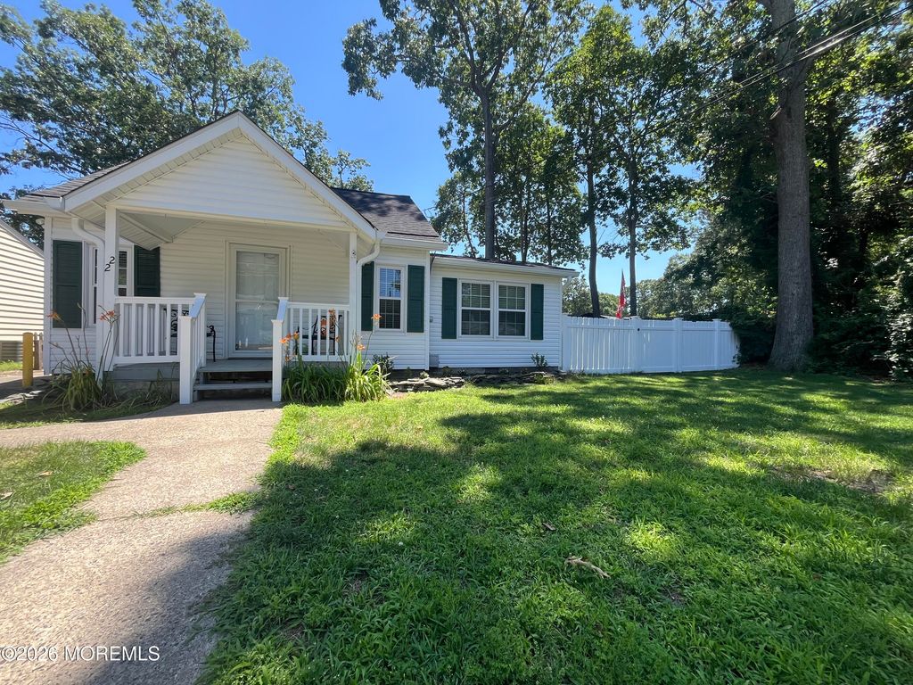 22 Locust Court, Brick, NJ 08723