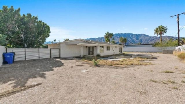 2384 E Rogers Rd., Palm Springs, CA 92262