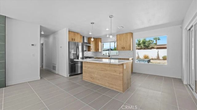 2384 E Rogers Rd., Palm Springs, CA 92262