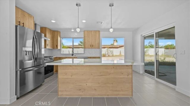 2384 E Rogers Rd., Palm Springs, CA 92262